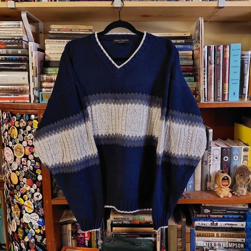 Vintage blue and grey madeβ in 89% cotton USA sweater.